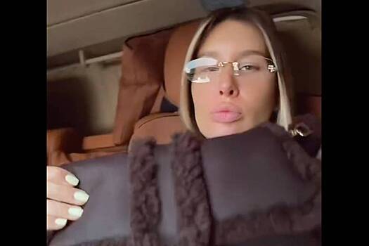 Популярная российская певица показала сумку за 115 тысяч рублей