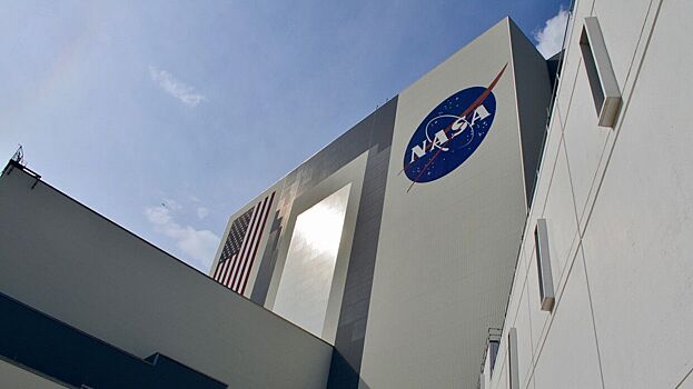 Международный экипаж американского корабля Crew Dragon вернулся на Землю