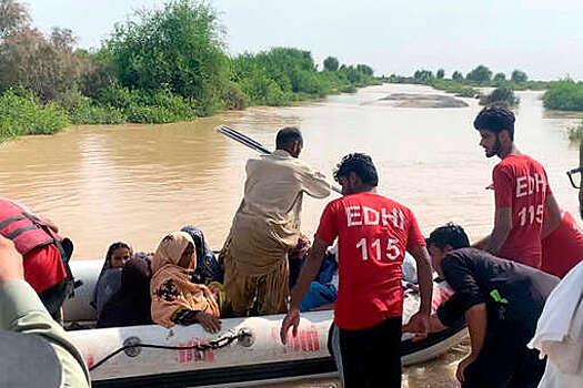 Канада выделит $3,8 млн на оказание гуманитарной помощи Пакистану в связи с наводнениями