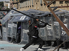 В Мексике в столкновениях с оппозиционной молодежью ранены 100 полицейских