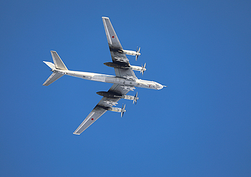 В дальневосточном соединении дальней авиации прошли командирские полеты экипажей Ту-95МС