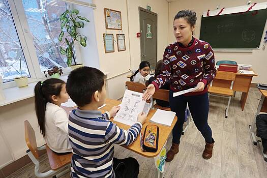 Учителей российских школ обяжут рассказывать детям о толерантности из-за мигрантов