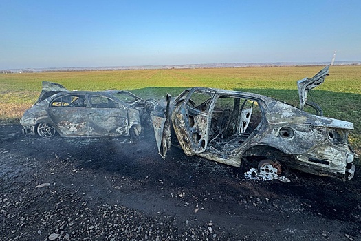 Четыре человека сгорели в двух столкнувшихся автомобилях на Кубани