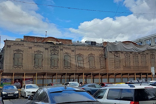 Особняк Симанова в центре Екатеринбурга лишился исторического декора