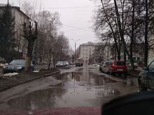 Эксперты рассказали, что делать, если автомобиль попал в яму