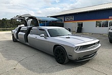 Посмотрите на лимузин Dodge Challenger с дверями в стиле «крыло чайки»