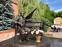 В Ельце к 110-летию Тихона Хренникова открыли памятник композитору