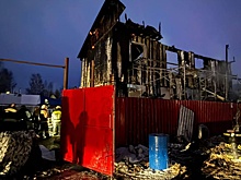 При пожаре в доме в Сургуте погибли семь человек