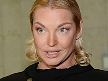 Видео: балерина Волочкова приехала в суд по делу о воровстве ее шофера