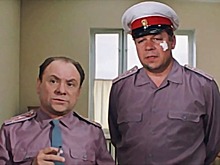«Откройте, полиция»: кого можно и нельзя впускать в квартиру