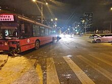 В Екатеринбурге в ДТП с участием автобуса пострадала 2-летняя девочка