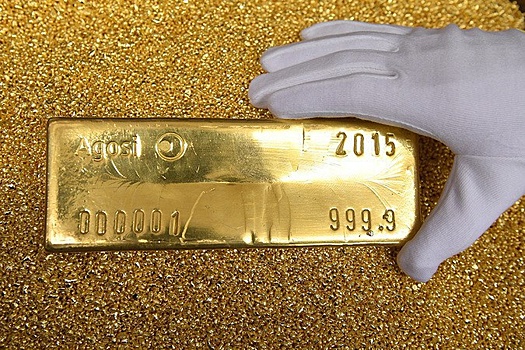 Зачем Россия бешено скупает золото