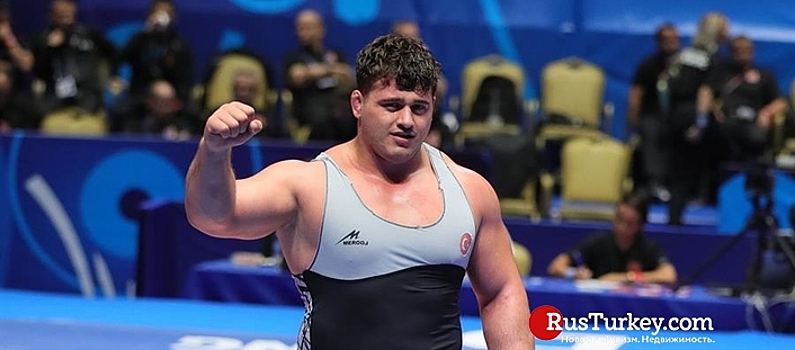 Турецкий борец Рыза Кайаалп стал чемпионом мира