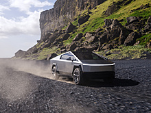 В сервисном центре Tesla починили Cybertruck с помощью скотча