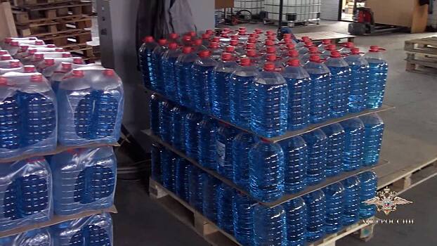 Полицейские пресекли производство и сбыт продукции на основе метилового спирта