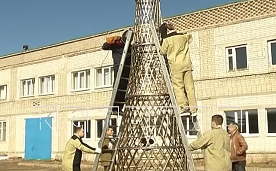 Студенты-сварщики создали копию Шуховской башни в Арзамасе