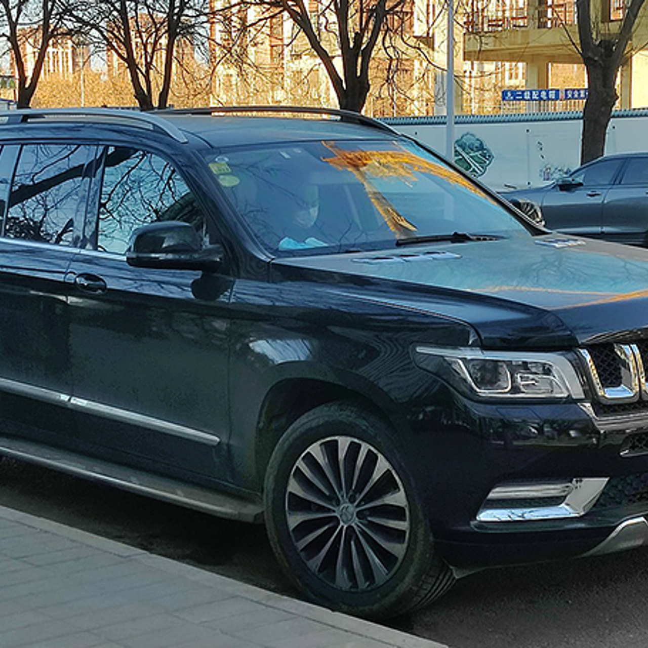 Китайский внедорожник Beijing BJ90 подешевел в 2,5 раза. Это копия  Mercedes-Benz GLS - Рамблер/авто