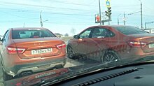 Новый седан Lada Vesta Cross засняли без камуфляжа в Тольятти