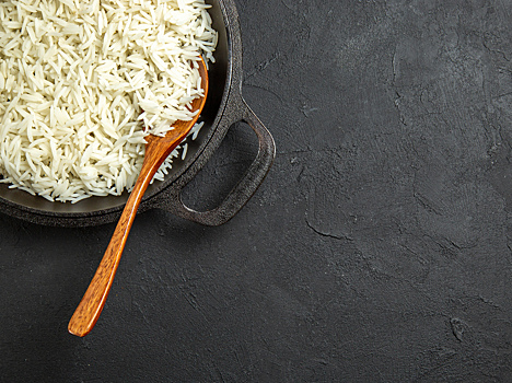 Учёный Быстров: хранить сваренный рис в холодильнике можно 3–4 дня