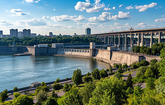 В Запорожье на дамбе Днепрогэс временно перекрыли движение