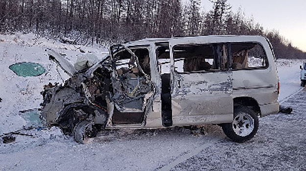 Один погиб, четверо ранены: автомобиль с амурчанами попал в страшное ДТП в Якутии