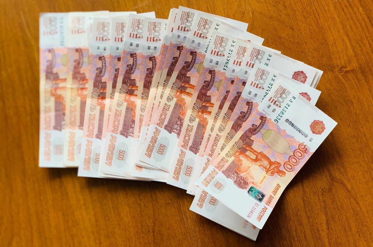 Курянка отсудила у недобросовестного подрядчика более 397 тысяч рублей за плохой ремонт крыши