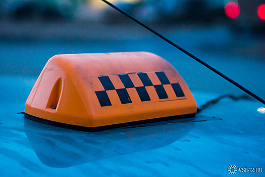 Таксистка из ХМАО избила полицейского после устроенного ДТП