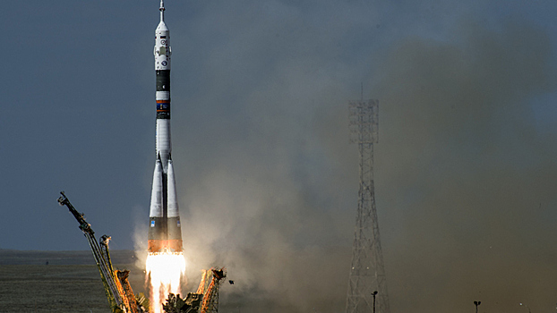 Ракета с воронежским двигателем доставила на трёх космонавтов на околоземную орбиту