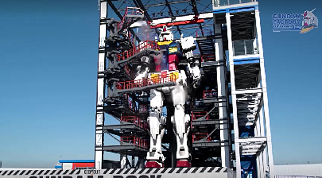 В Японии гигантский робот прогулялся по городу