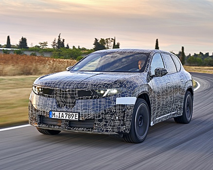 BMW научила свои машины включать поворотники самостоятельно