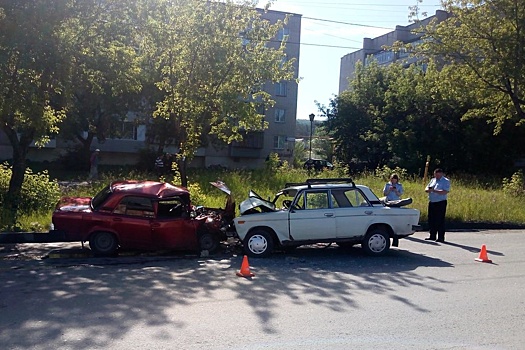 Выезд на встречку: в лобовом ДТП в Миассе погиб водитель