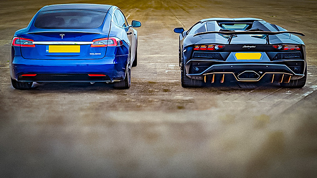 Ожесточенная схватка Tesla и Lamborghini попала на видео