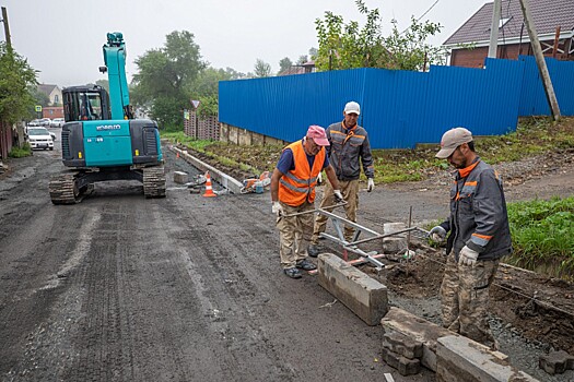 Разбитая дорога увидит новый асфальт во Владивостоке