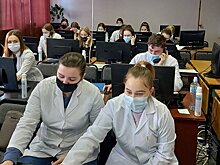 Около 13 тысяч звонков ежедневно принимают сотрудники горячей линии по коронавирусу «122»
