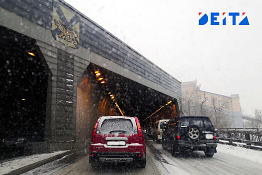 Непогода ухудшила дорожную ситуацию во Владивостоке