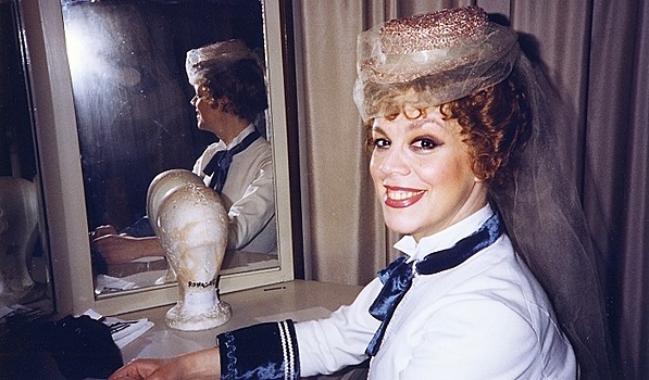 Казарновская отчитала эстрадных артистов