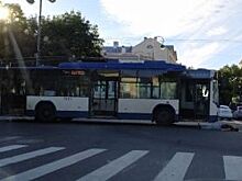 В Петербурге у метро «Василеостровская» троллейбус насмерть сбил пешехода