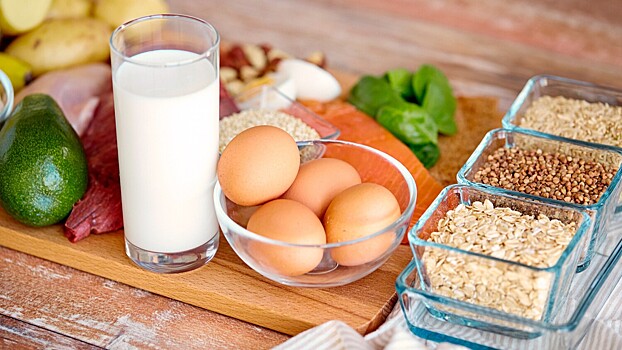 Диетолог Тутельян: идеальный белок можно найти в мясе и молоке