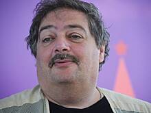 Дмитрий Быков заявил о желании снова приехать в Россию