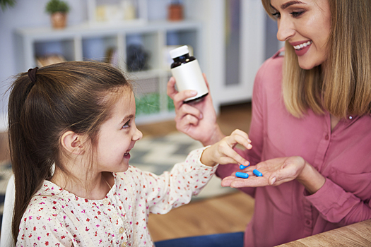 Как правильно давать своему ребенку большие таблетки