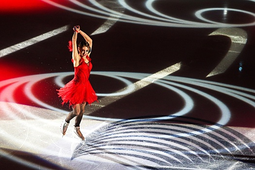 Фигуристка Косторная в паре представила программу на новый сезон