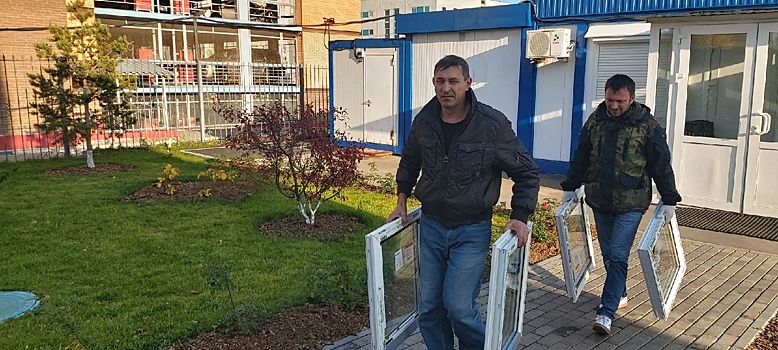 Новые стеклопакеты появились в Храме пророка Илии в Северном Бутове благодаря ветеранам РОО «СВБД»