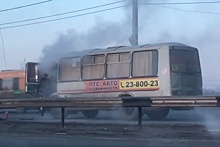В Челябинске на ходу вспыхнул автобус