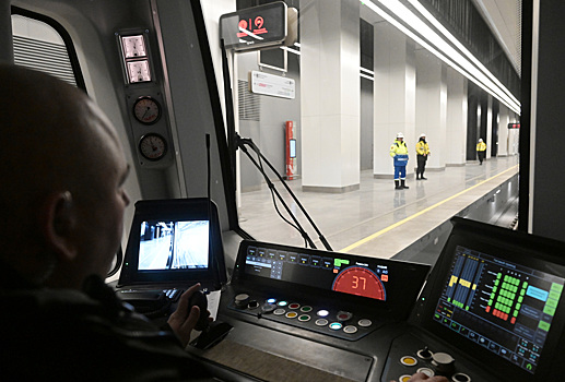 Московских школьников пригласили попробовать себя в роли машиниста метро