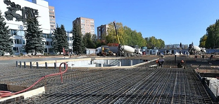 Фотофакт: на Центральной площади Ижевска начали готовить основание под плитку