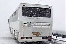 Неисправный автобус с пассажирами встал на трассе под Новосибирском