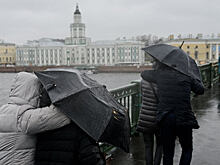 Шторм сносит Петербург