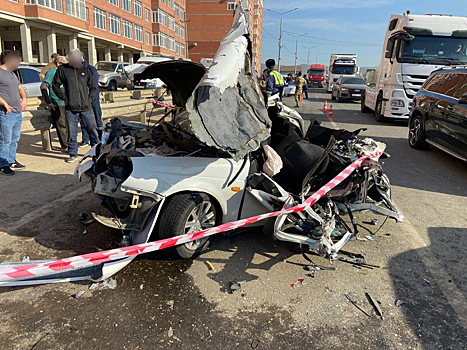 Есть погибший: бронетранспортер переехал легковой автомобиль в Дагестане