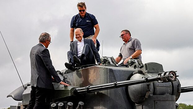 Вице-канцлер ФРГ Хабек: Шольц отказывает Киеву в поставках танков из-за прошлого Германии