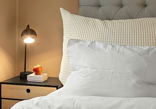 Россиянка проснулась с отёком гортани после ночи на подушке из латекса. Подробности